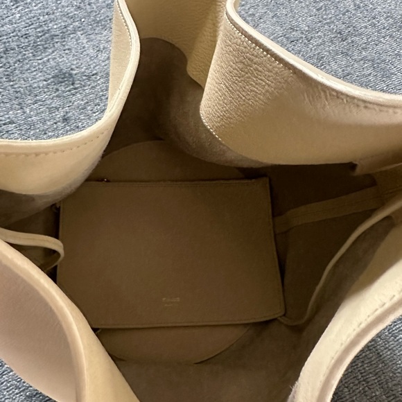 Khaite Medium Lotus Tote in Off-White - Picture 6 of 16